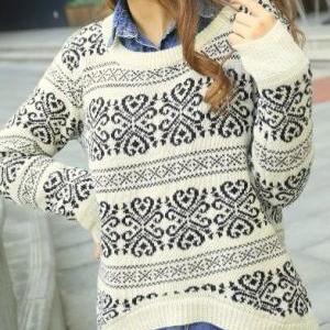Loose Fitting Snowflake Knit Sweater - White..