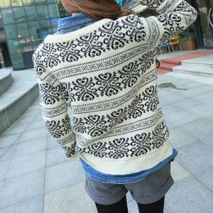 Loose Fitting Snowflake Knit Sweater - White..